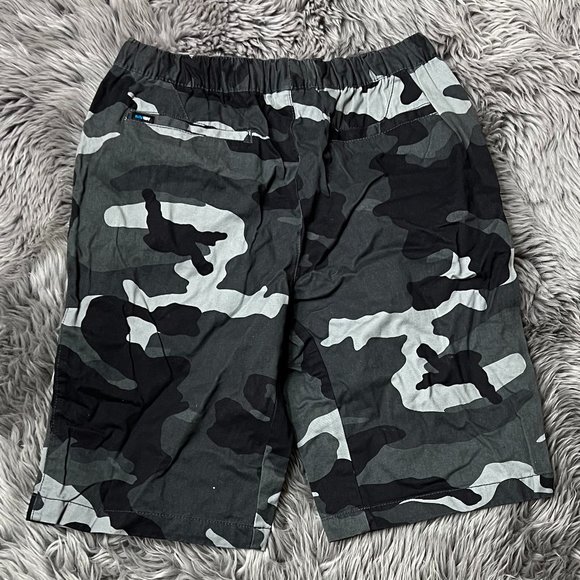 Amplify | Boy's Shorts | Black & Grey | Camouflage | Size XL(18/20) - Picture 1 of 2